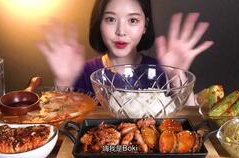 韩国美女小姐姐吃虾,韩国美女小姐姐的鲜美虾食时光